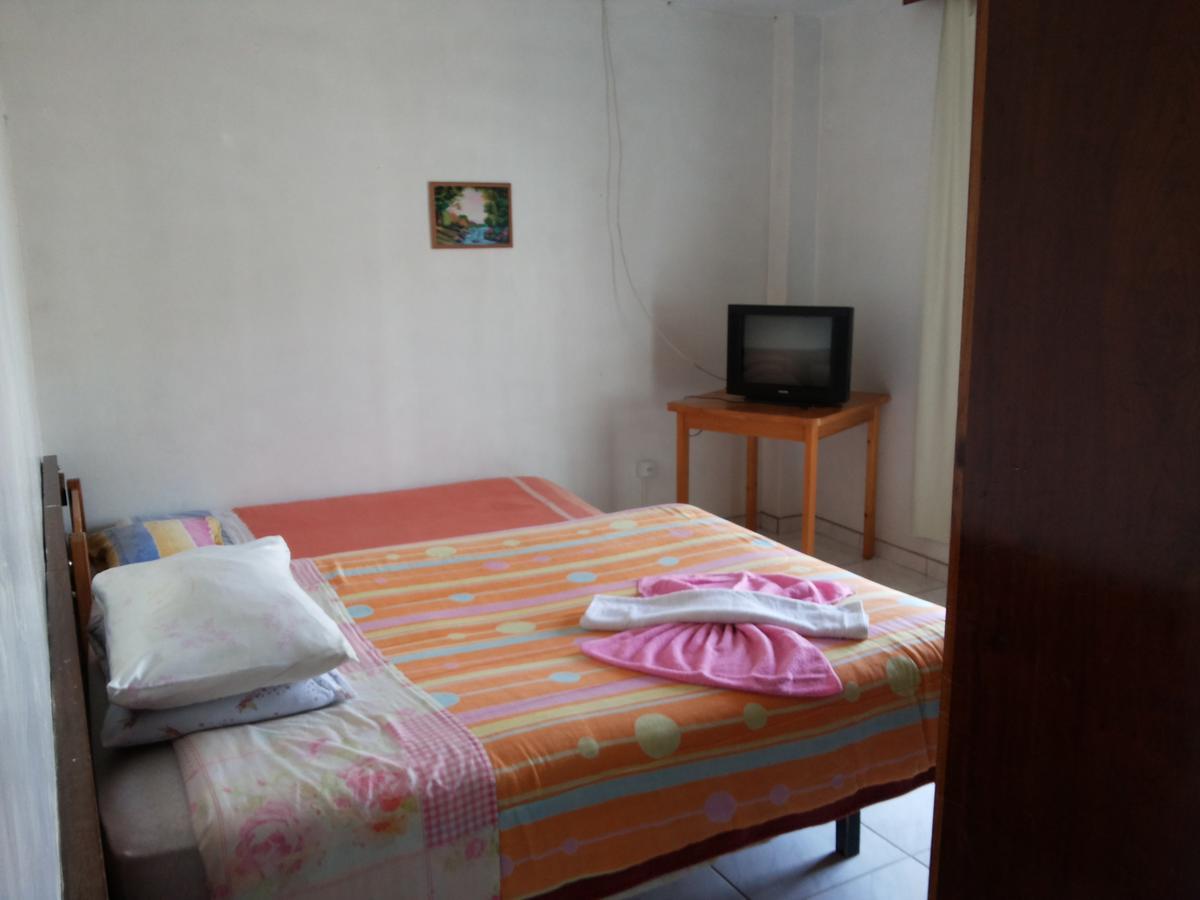 Hotel Pinotti กูริชิบานุส ภายนอก รูปภาพ