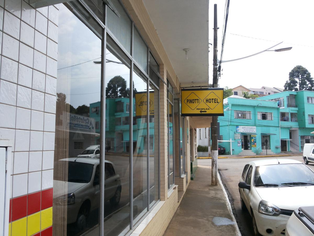 Hotel Pinotti กูริชิบานุส ภายนอก รูปภาพ