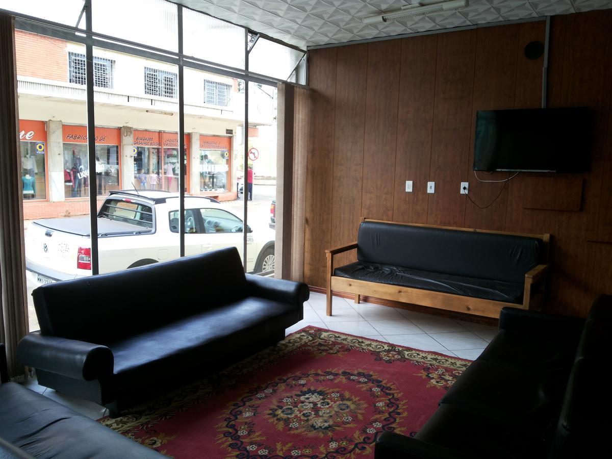 Hotel Pinotti กูริชิบานุส ภายนอก รูปภาพ